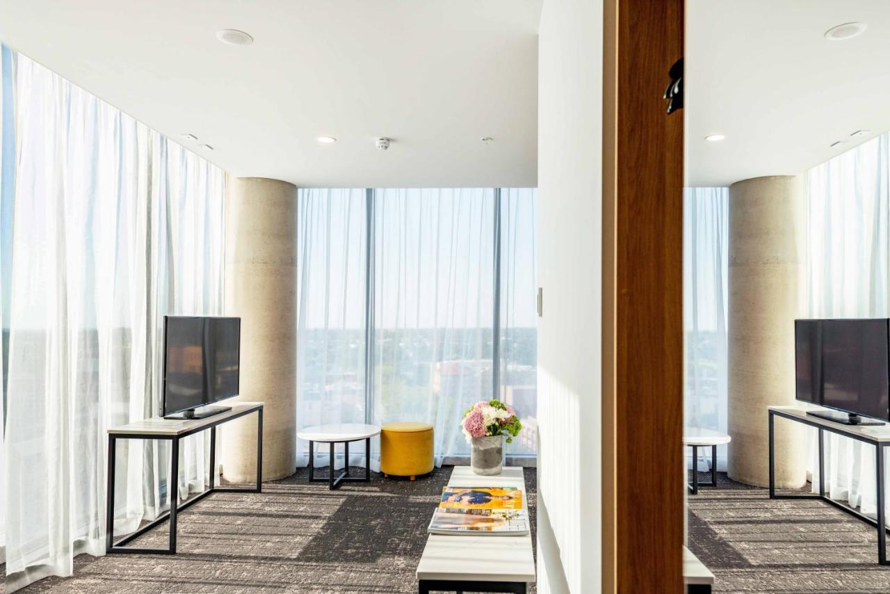 Crowne Plaza Adelaide By Ihg Hotel Exterior photo