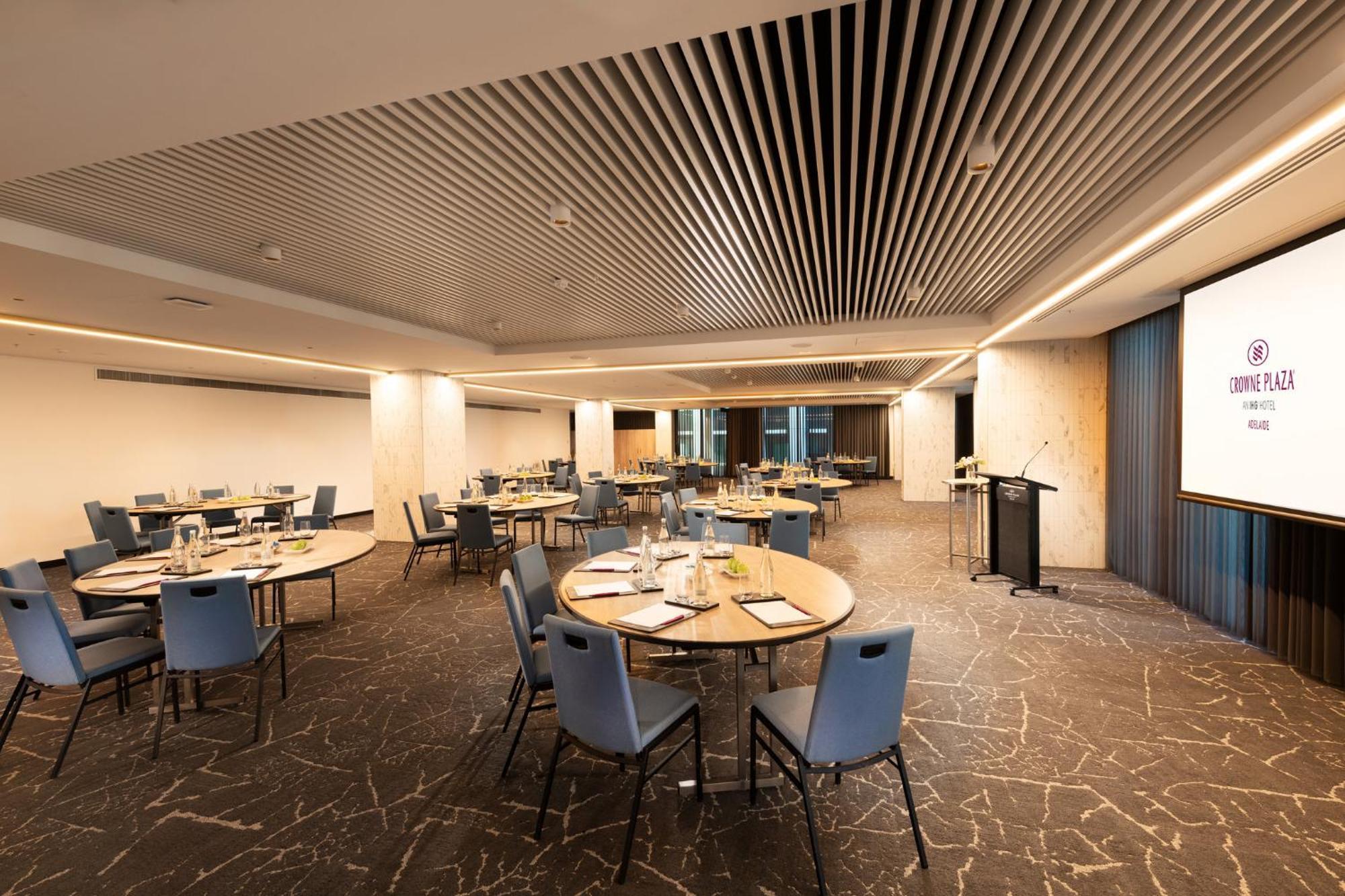 Crowne Plaza Adelaide By Ihg Hotel Exterior photo