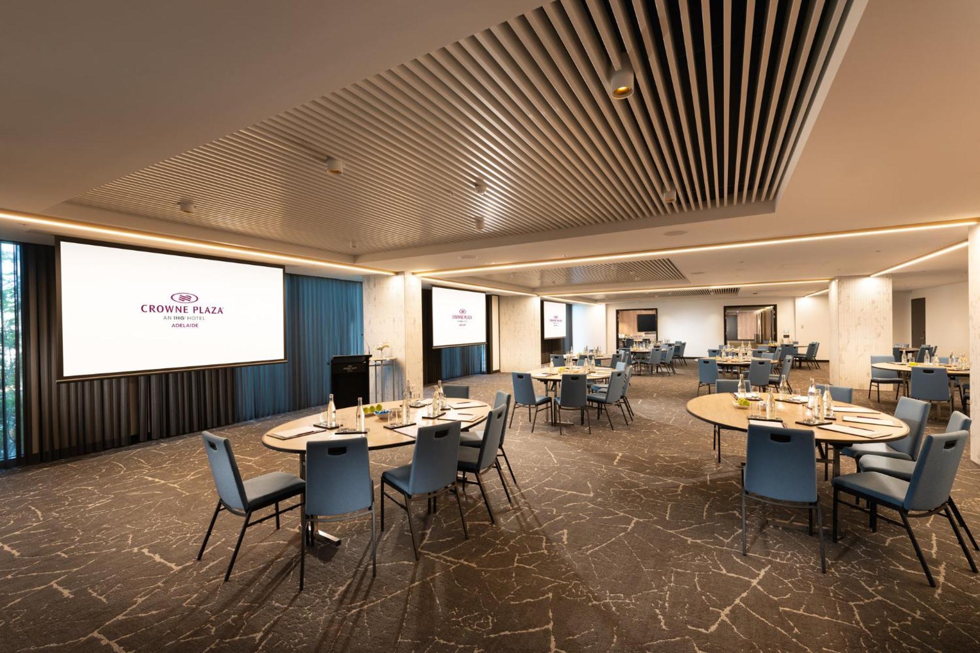 Crowne Plaza Adelaide By Ihg Hotel Exterior photo