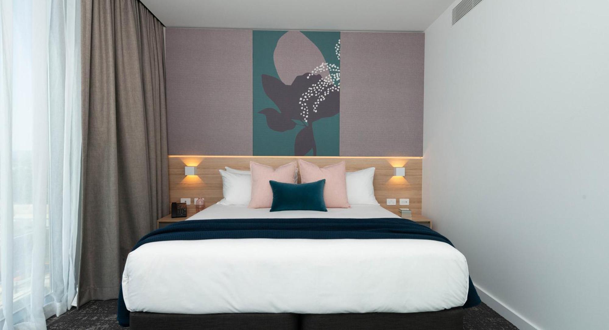 Crowne Plaza Adelaide By Ihg Hotel Exterior photo